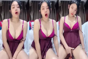 Dokumentasi Gadis Cantik Live Bersantai Kasur